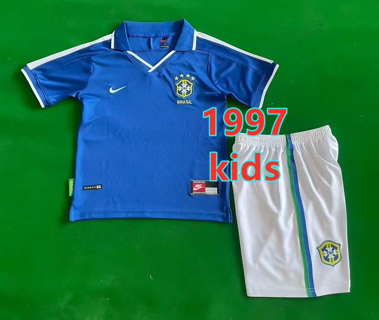 Ensemble extérieur Brésil 1997 rétro (enfant)