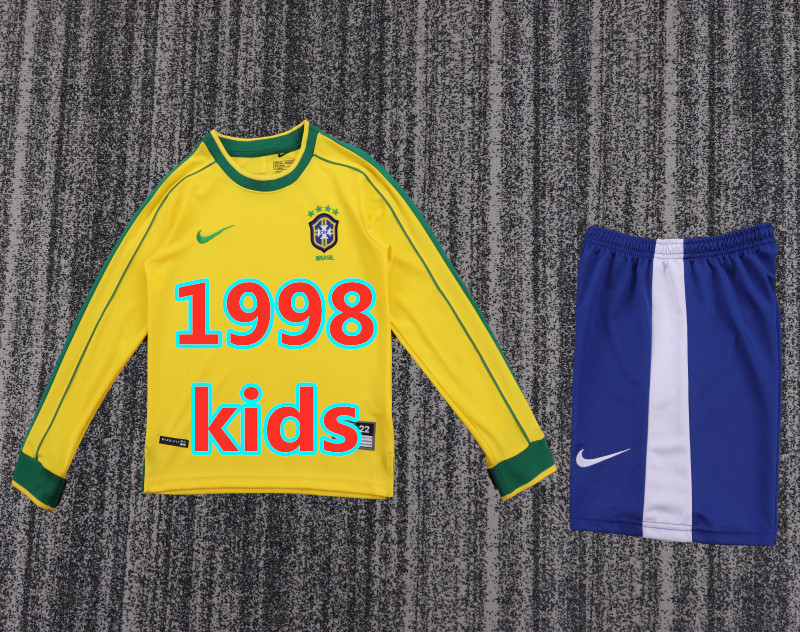 Ensemble domicile Brésil 1998 rétro (enfant)