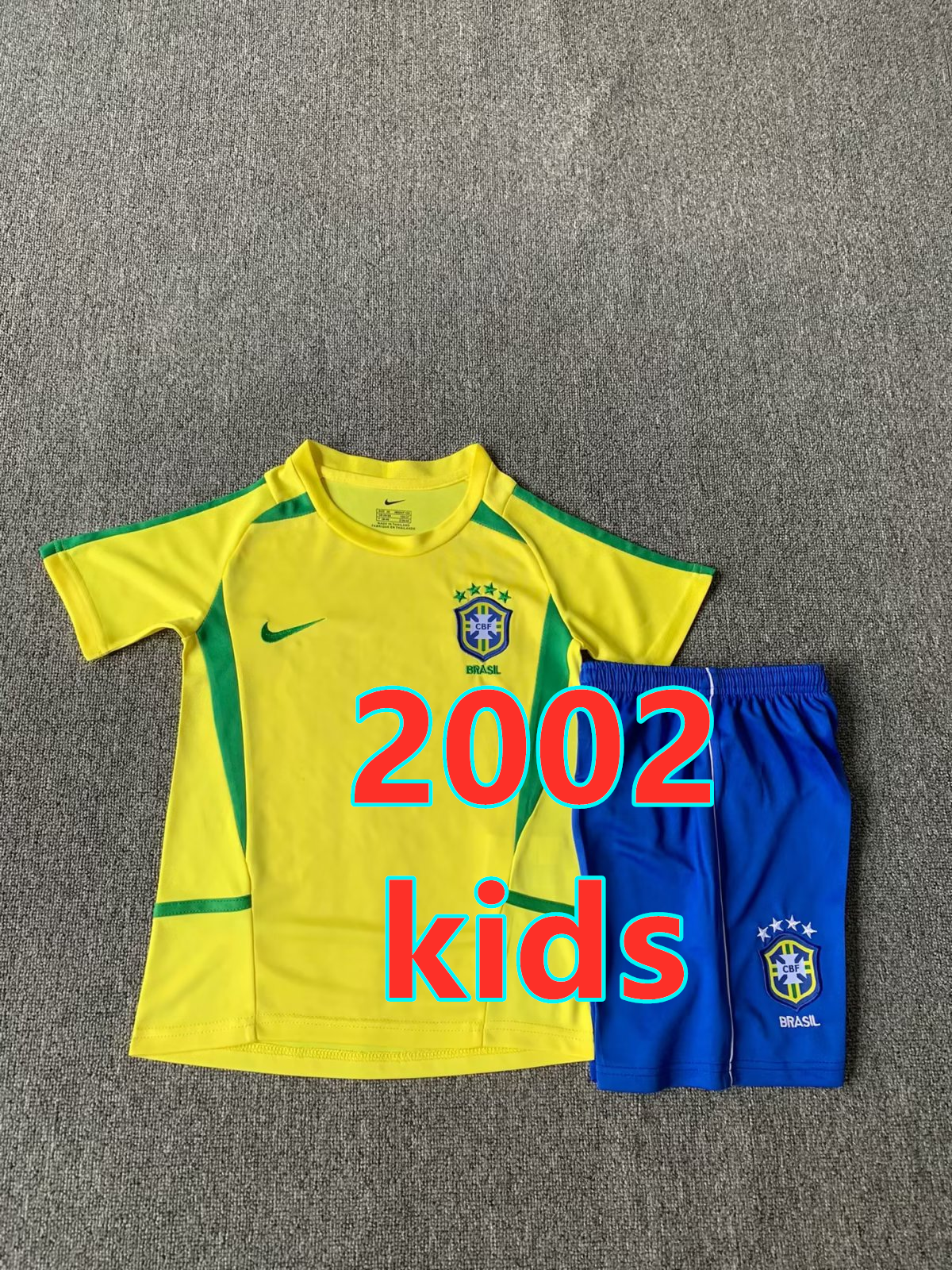 Ensemble domicile Brésil 2002 rétro (enfant)