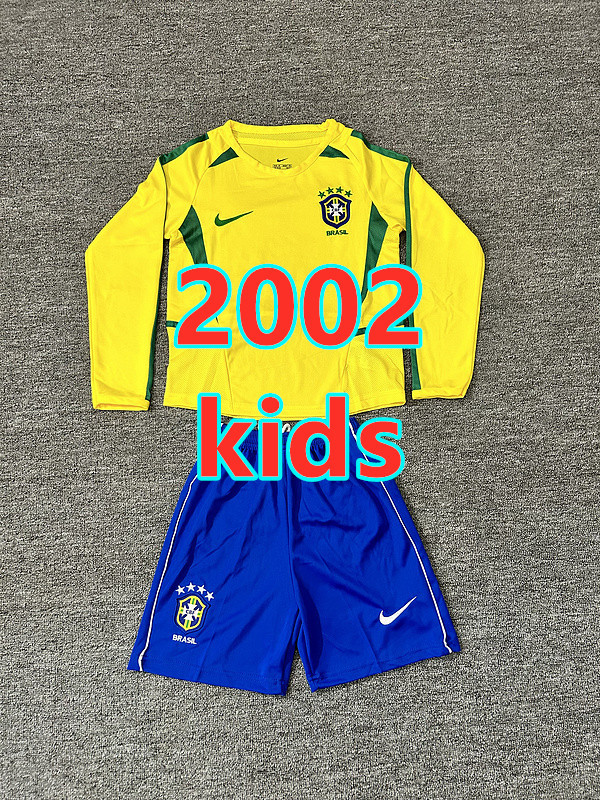 Ensemble domicile Brésil 2002 rétro (enfant)