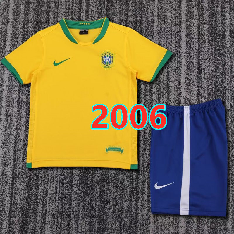 Ensemble domicile Brésil 2006 rétro (enfant)