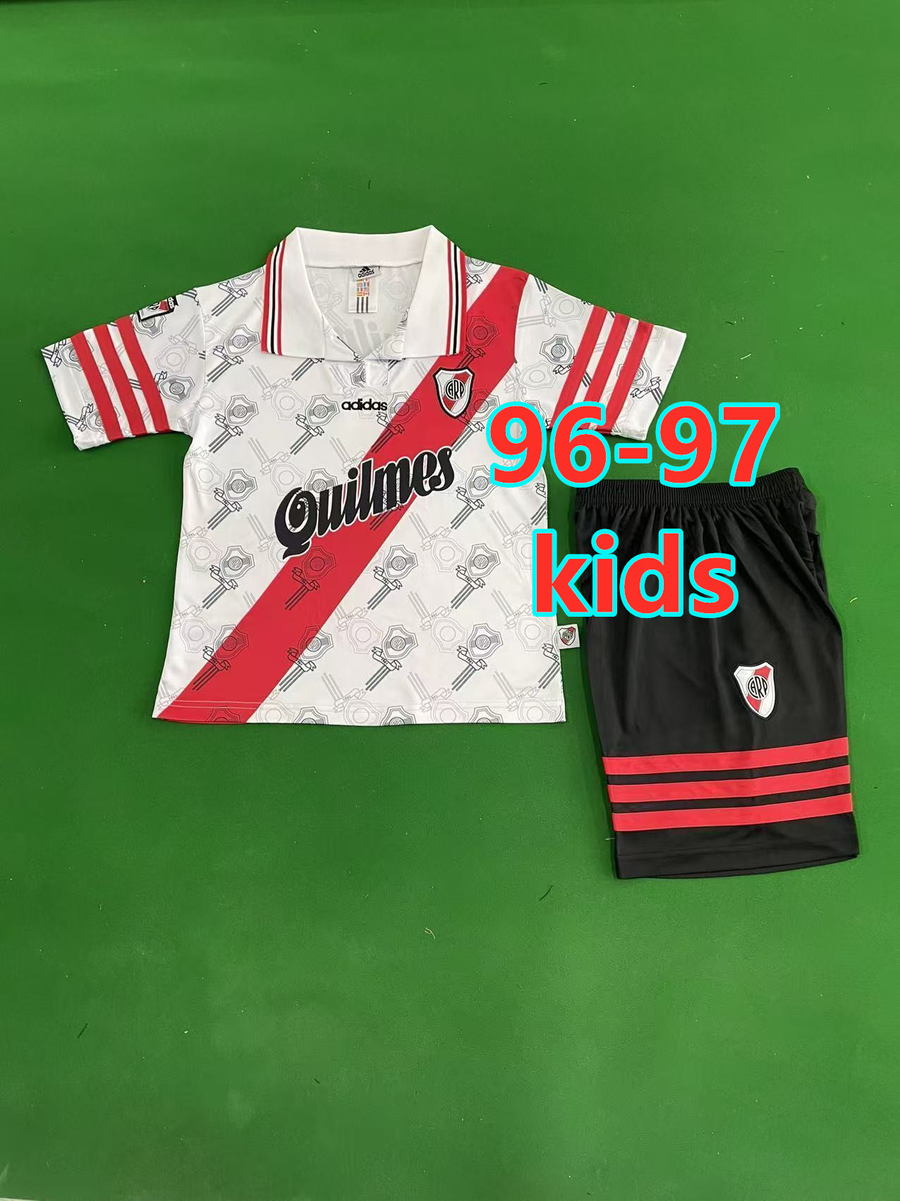 Ensemble domicile River Plate 96-97 rétro (enfant)